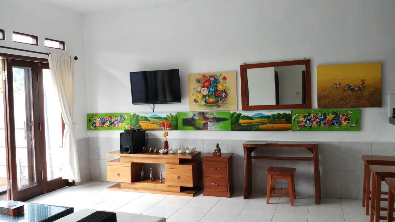 ヴィラ デンカーク Banjar エクステリア 写真